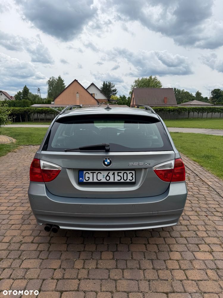BMW Seria 3 325i - 6