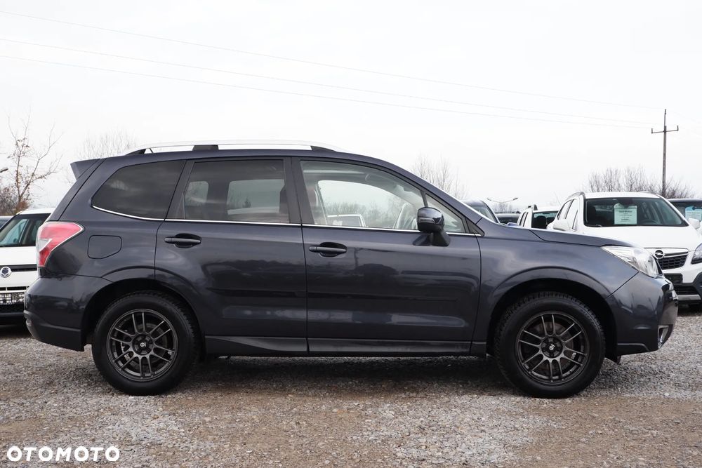 Subaru Forester 2.0XT Platinum Lineartronic - 32