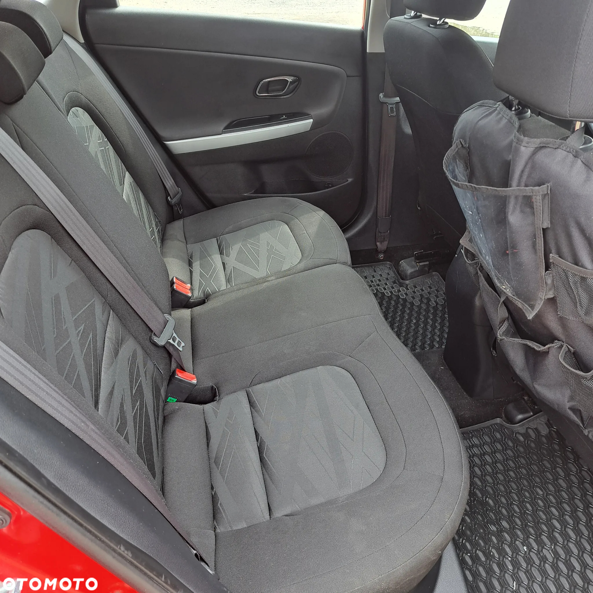 Kia Ceed - 10