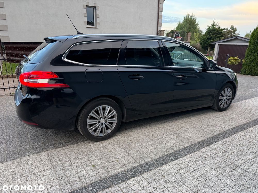 Peugeot 308 1.2 PureTech GPF Allure S&S - 5