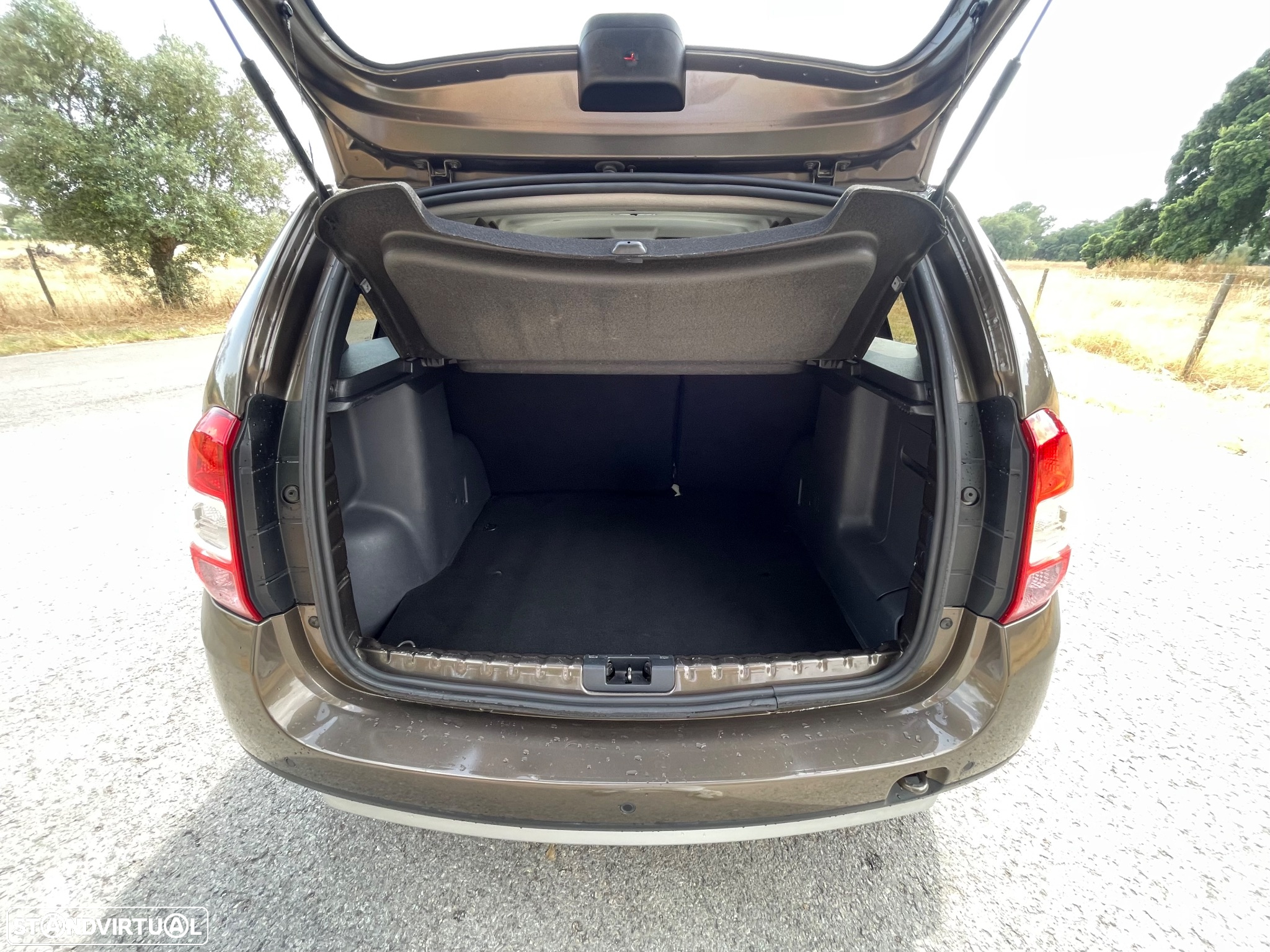 Dacia Duster 1.2 TCe Prestige - 23