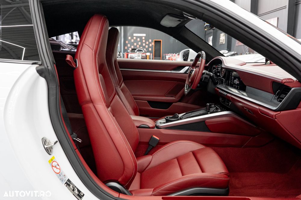 Porsche 911 Carrera 4S PDK - 12