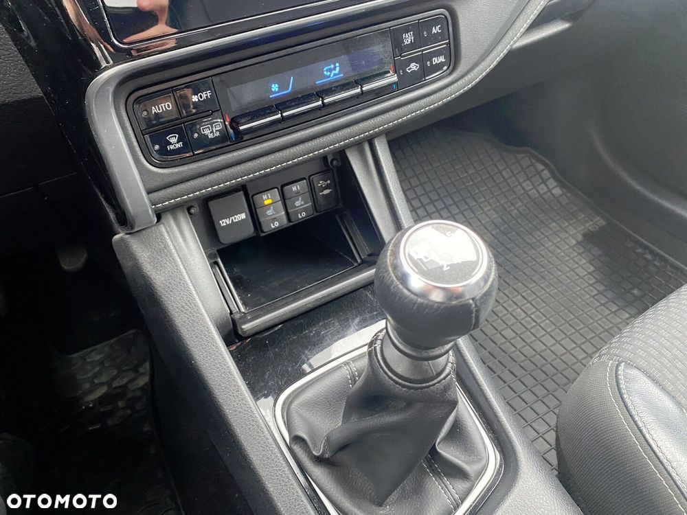 Toyota Corolla 1.6 Prestige EU6 - 12