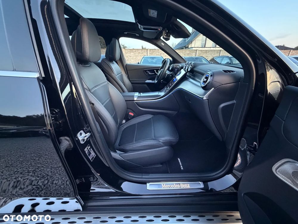 Mercedes-Benz GLC 400 e 4Matic 9G-TRONIC AMG Line Advanced - 33