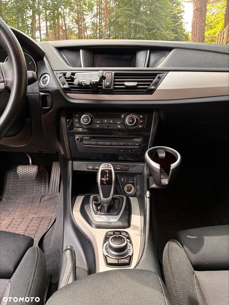 BMW X1 xDrive18d - 11