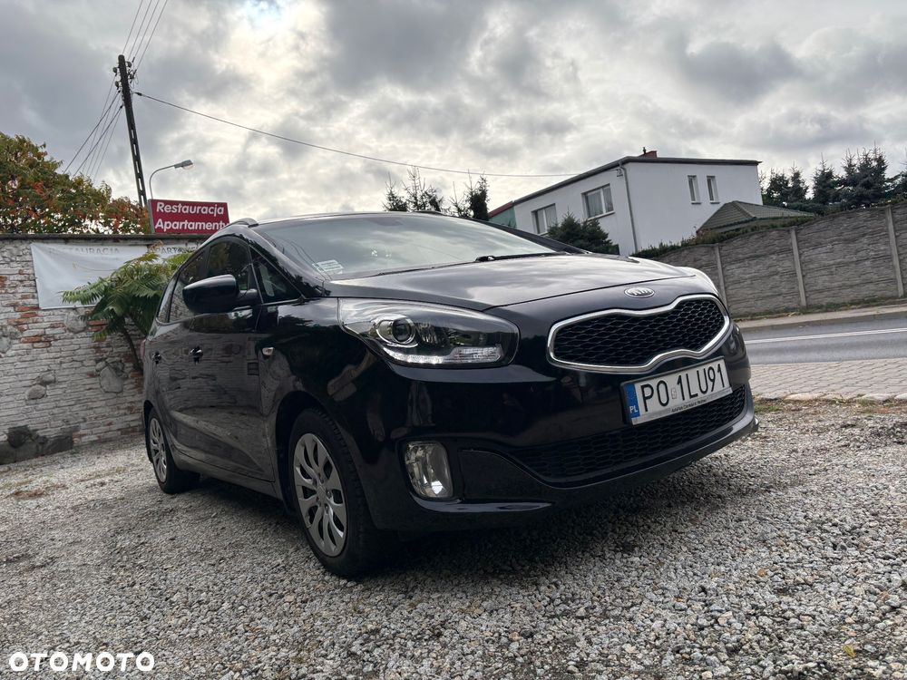 Kia Carens - 5