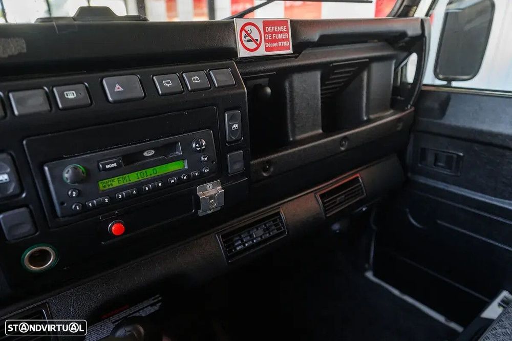 Land Rover Defender 90 2.5 Td5 E - 39