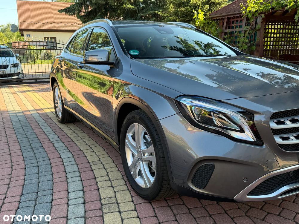 Mercedes-Benz GLA 180 UrbanStyle Edition - 2