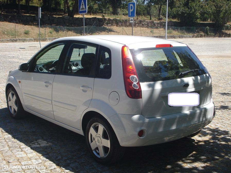 Ford Fiesta 1.4 TDCI Trend - 12