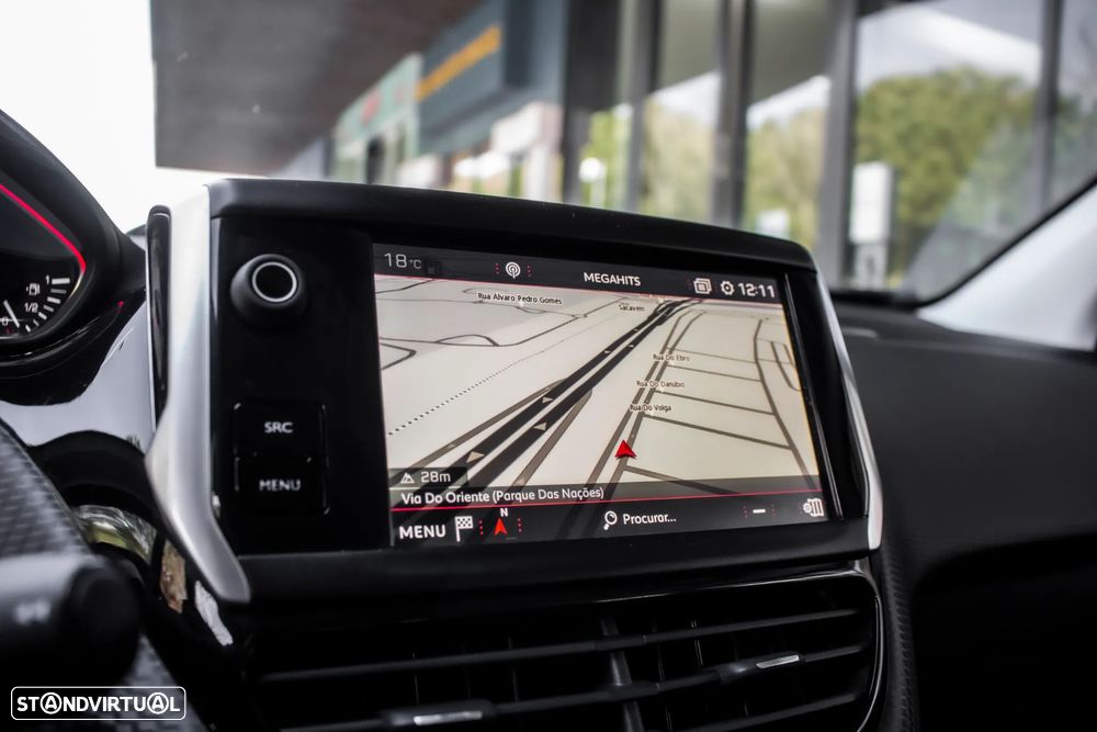 Peugeot 2008 1.2 PureTech GT Line - 35