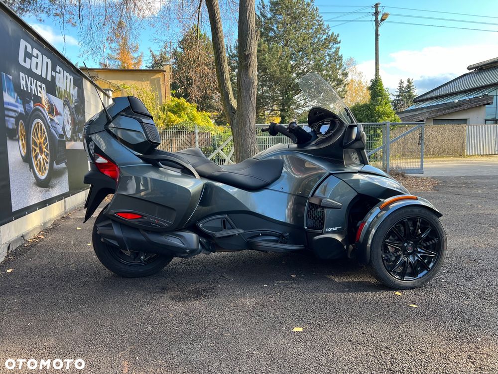 Can-Am Spyder - 8