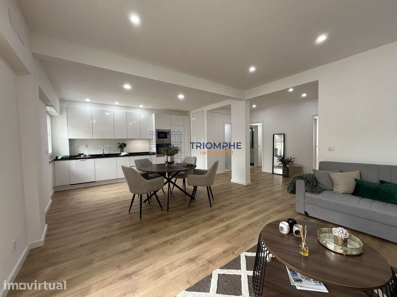 Apartamento T3 totalmente remodelado em Benfica, com duas frentes - Grande imagem: 3/30