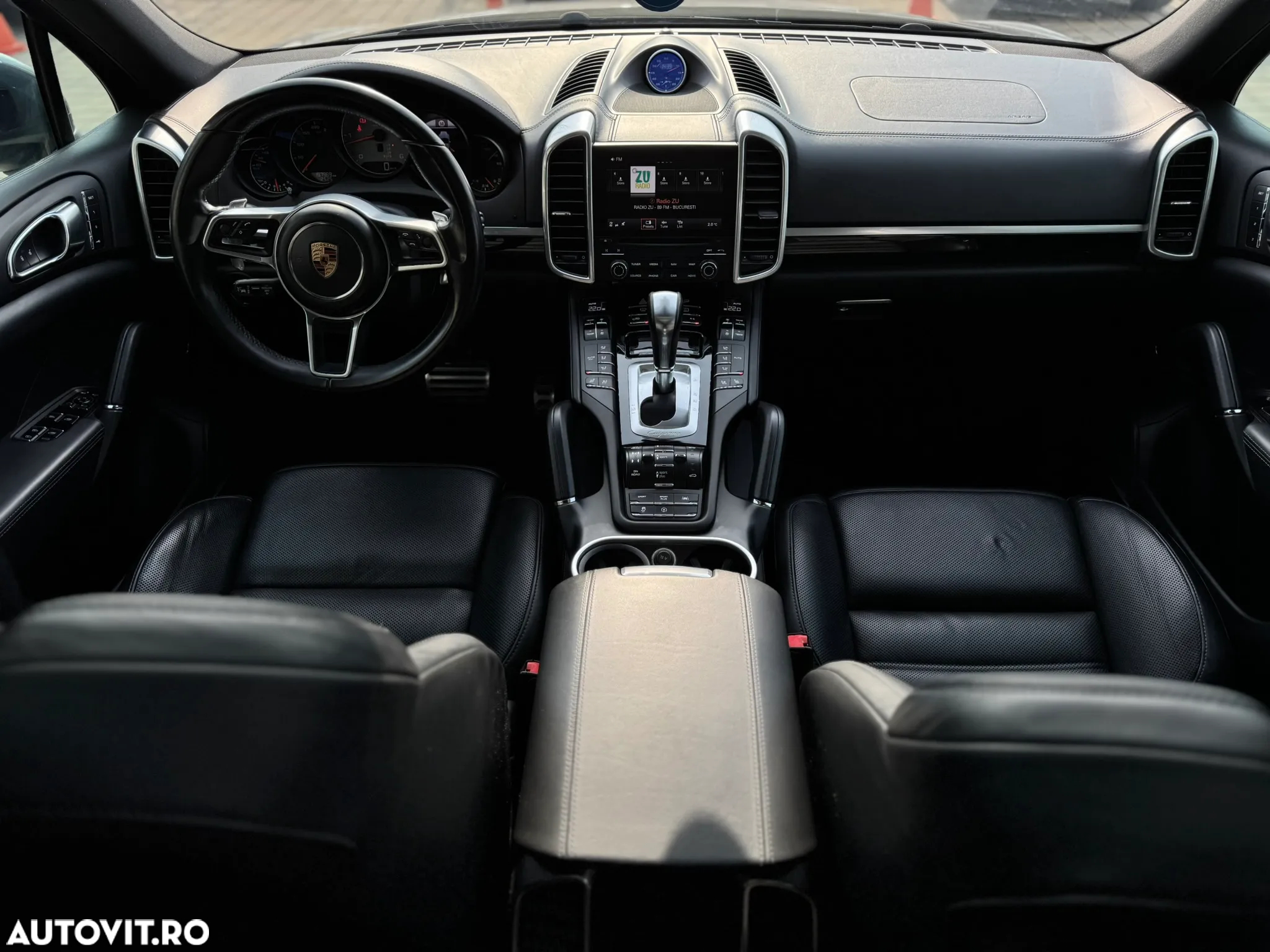 Porsche Cayenne - 24