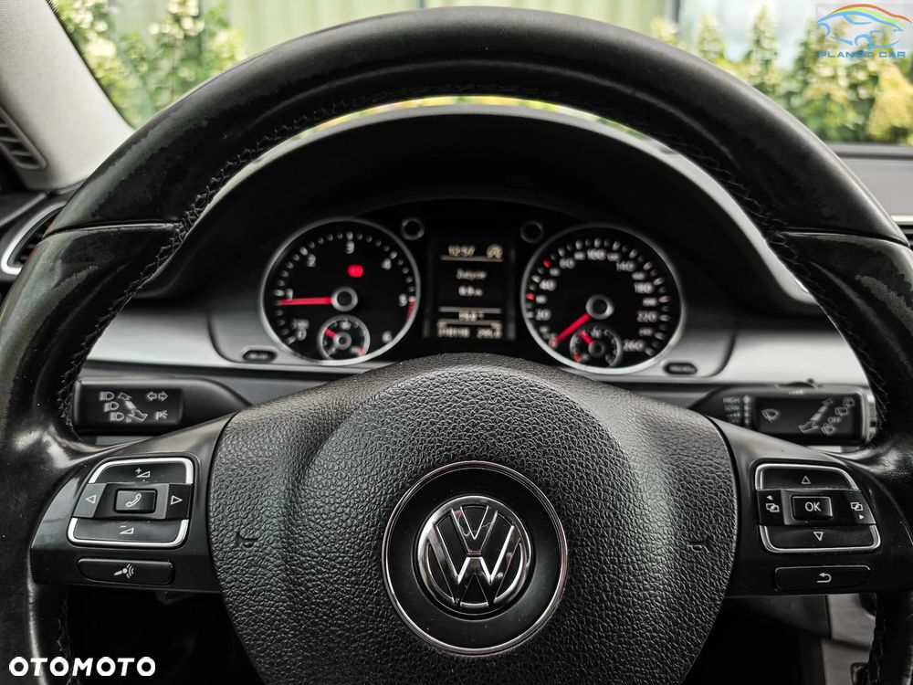 Volkswagen Passat 2.0 TDI 4Motion BlueMotion Technol Trendline - 24