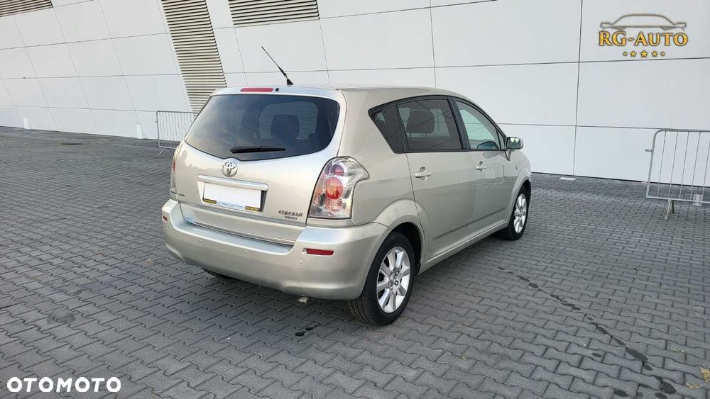Toyota Corolla Verso - 4