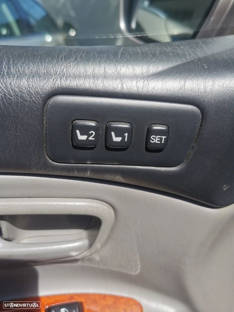 Toyota Land Cruiser - 12