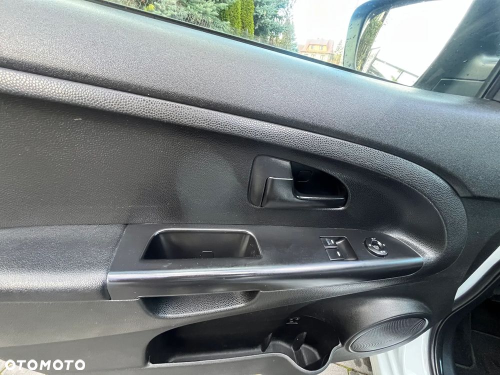 Kia Venga 1.4 Business Line - 11