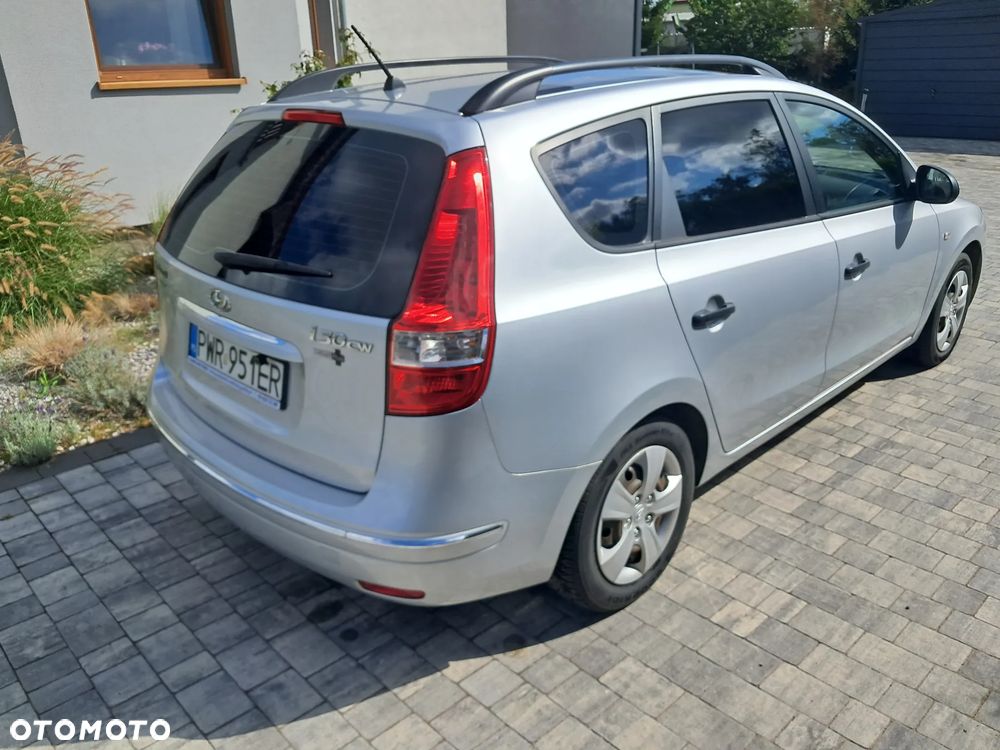 Hyundai i30 1.4 Base + - 4