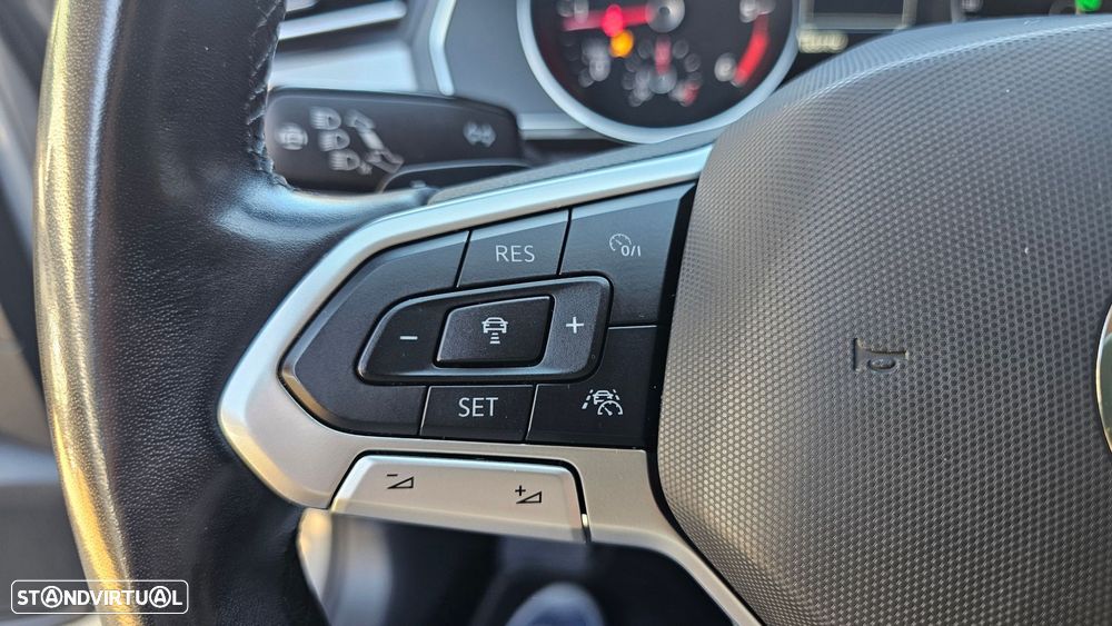 VW Passat Variant 2.0 TDi Business DSG - 19