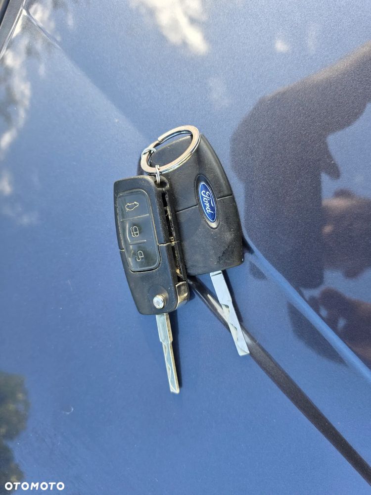 Ford Mondeo 1.8 TDCi Ambiente - 10