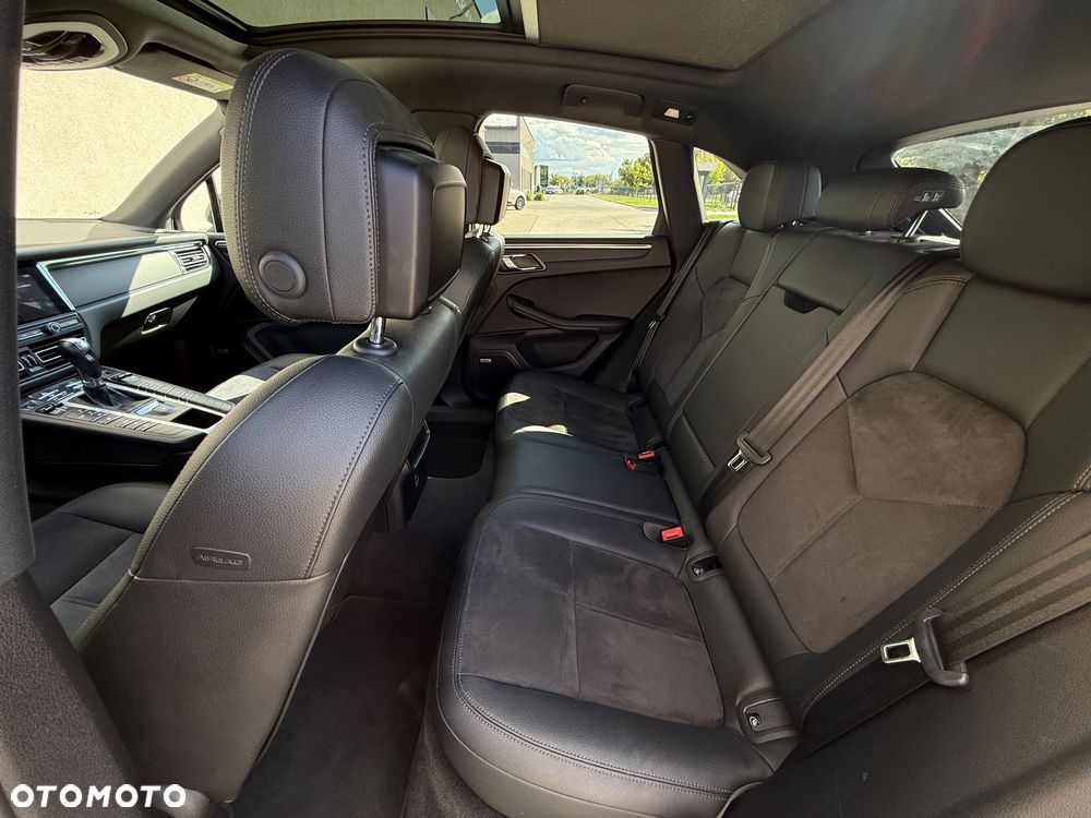 Porsche Macan - 32