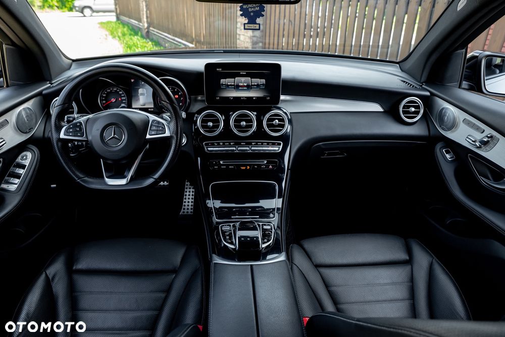 Mercedes-Benz GLC 250 4Matic 9G-TRONIC AMG Line - 19