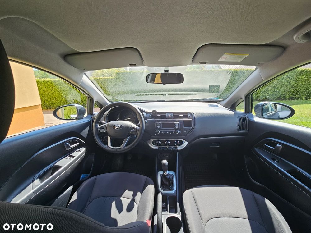Kia Rio 1.4 M - 10