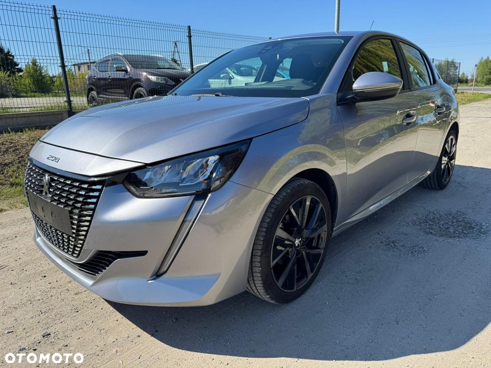 Peugeot 208 - 1