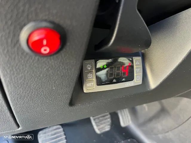 Renault TRAFIC 2.0 120cv LONGA COM FRIO - 14