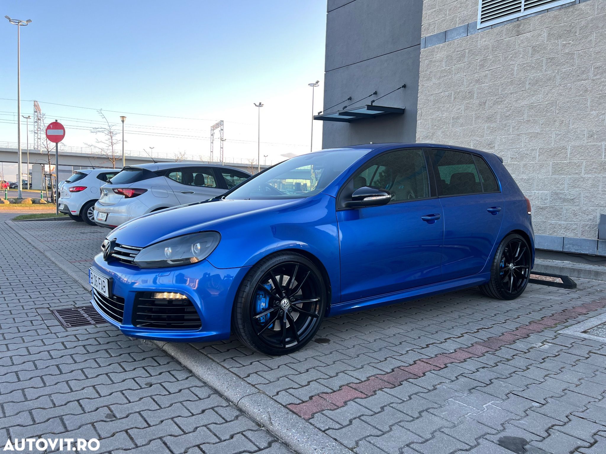 Volkswagen Golf R 2.0 TSI Motion DSG - 1