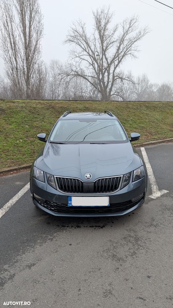 Skoda Octavia 1.6 TDI DSG Ambition - 2