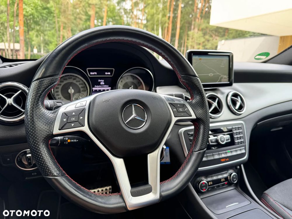 Mercedes-Benz GLA 250 4Matic 7G-DCT AMG Line - 25
