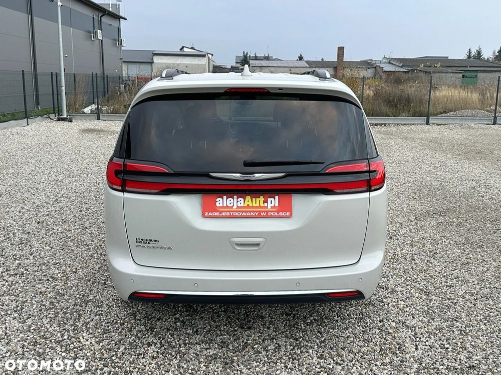 Chrysler Pacifica - 13