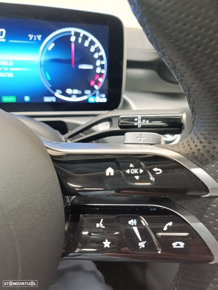 Mercedes-Benz C 300 e AMG Line - 18