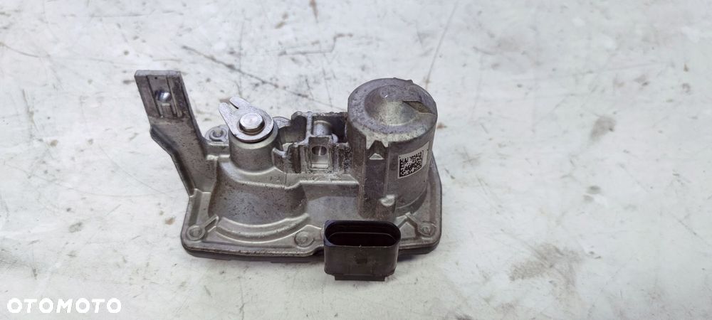 PRZEPUSTNICA WYDECHU AUDI A6 C8 A7 3Q0253691K - 1