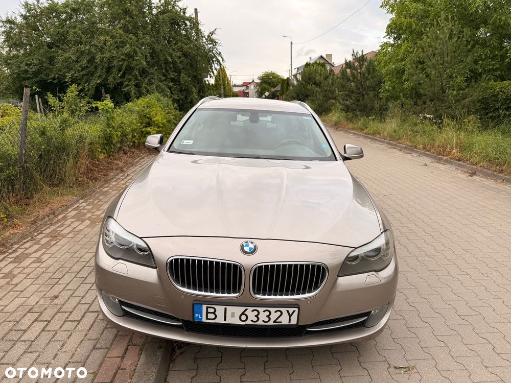 BMW Seria 5 528i - 2