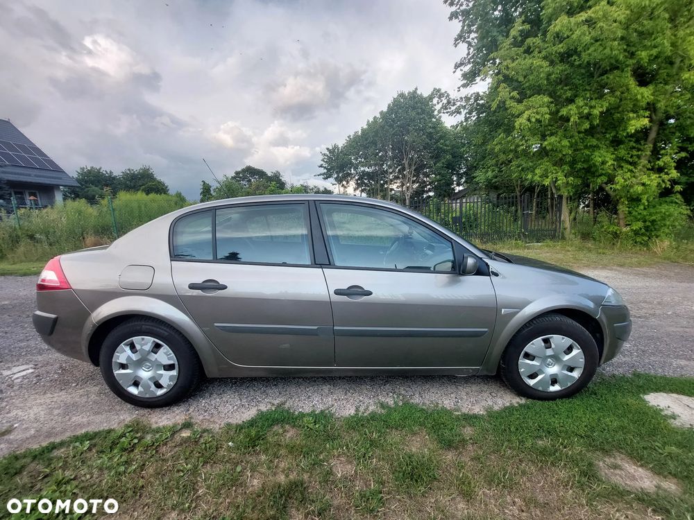 Renault Megane 1.6 16V Authentique - 4