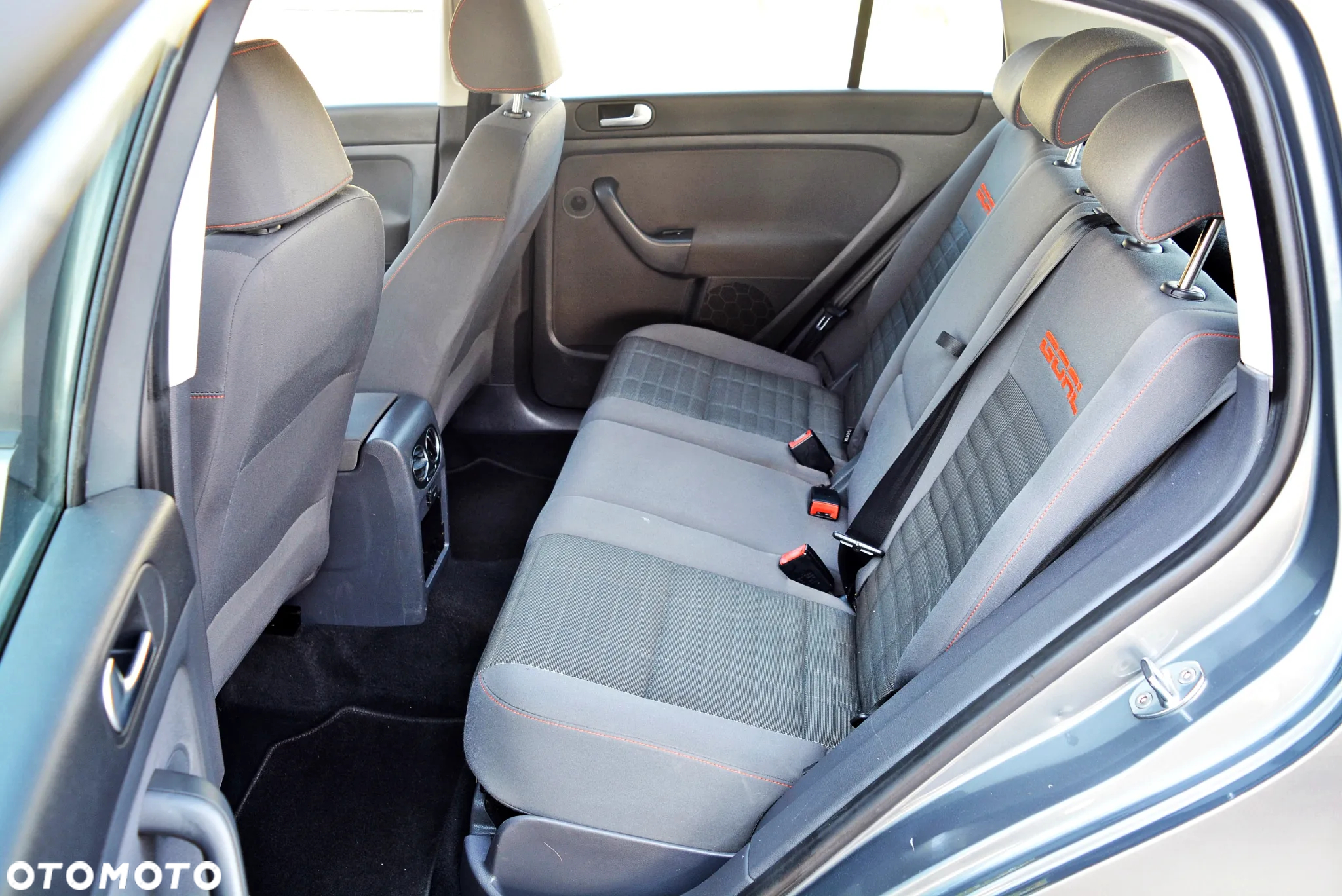 Volkswagen Golf Plus 1.9 TDI DSG Goal - 10