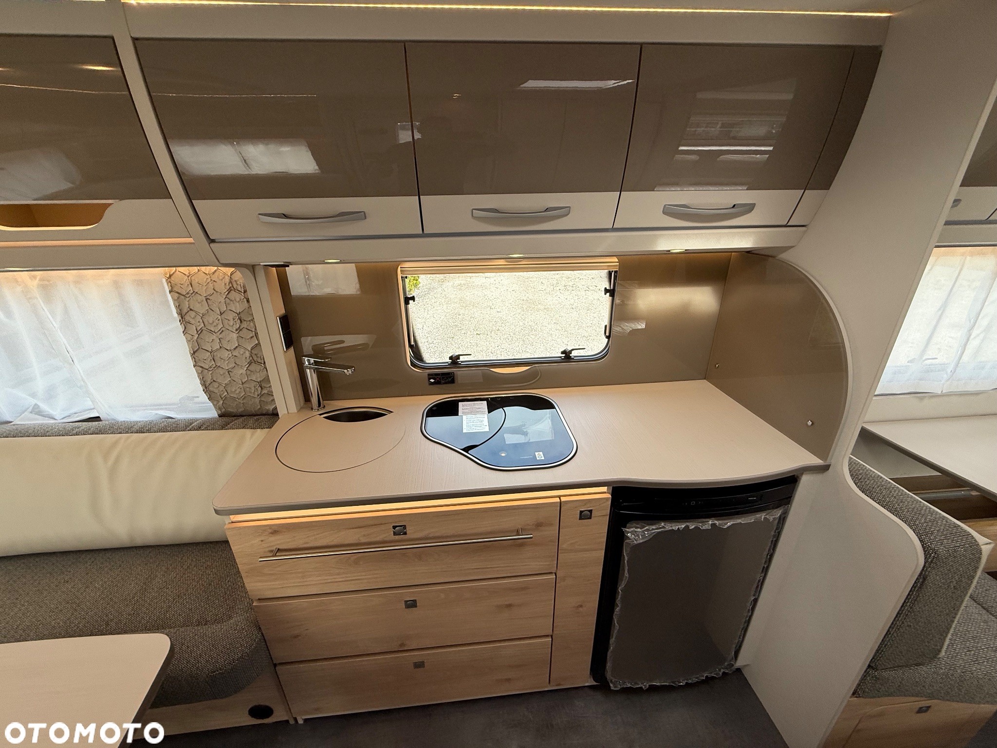 Dethleffs Nomad 730 FKR COMBI 6E Zimowa - 12