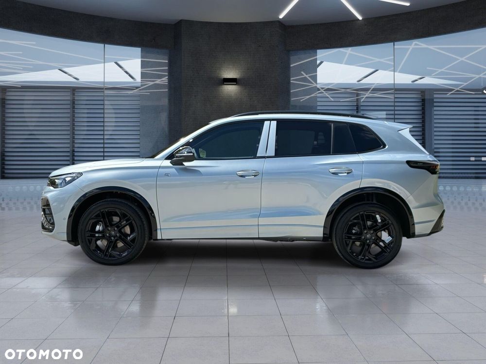 Volkswagen Tiguan - 12