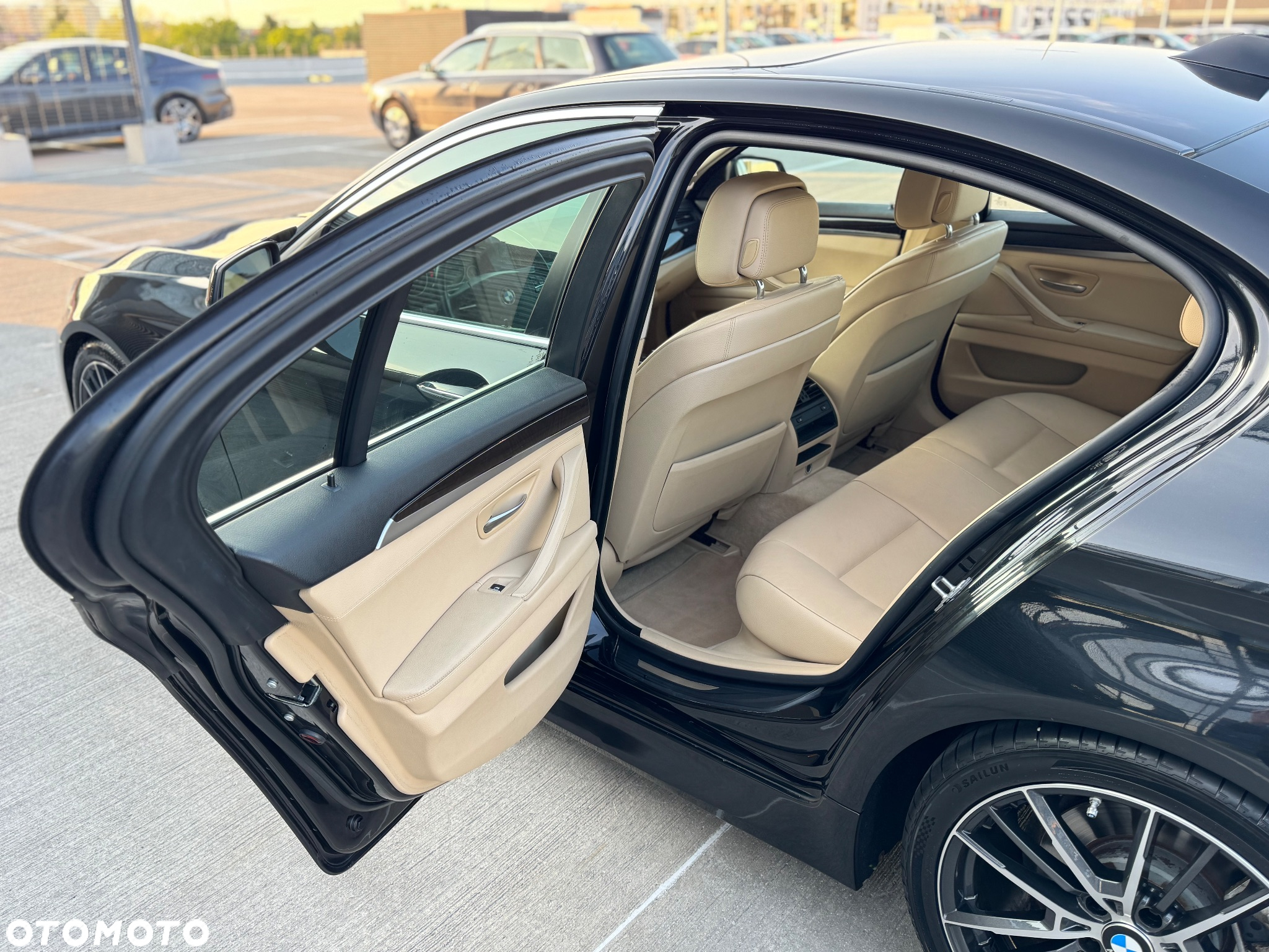 BMW Seria 5 528i Sport-Aut - 11