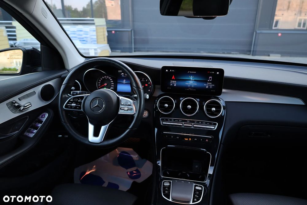 Mercedes-Benz GLC 300 e 4Matic 9G-TRONIC - 8
