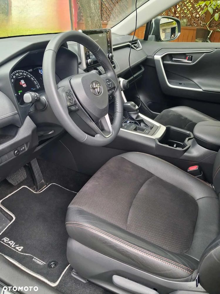 Toyota RAV4 - 10