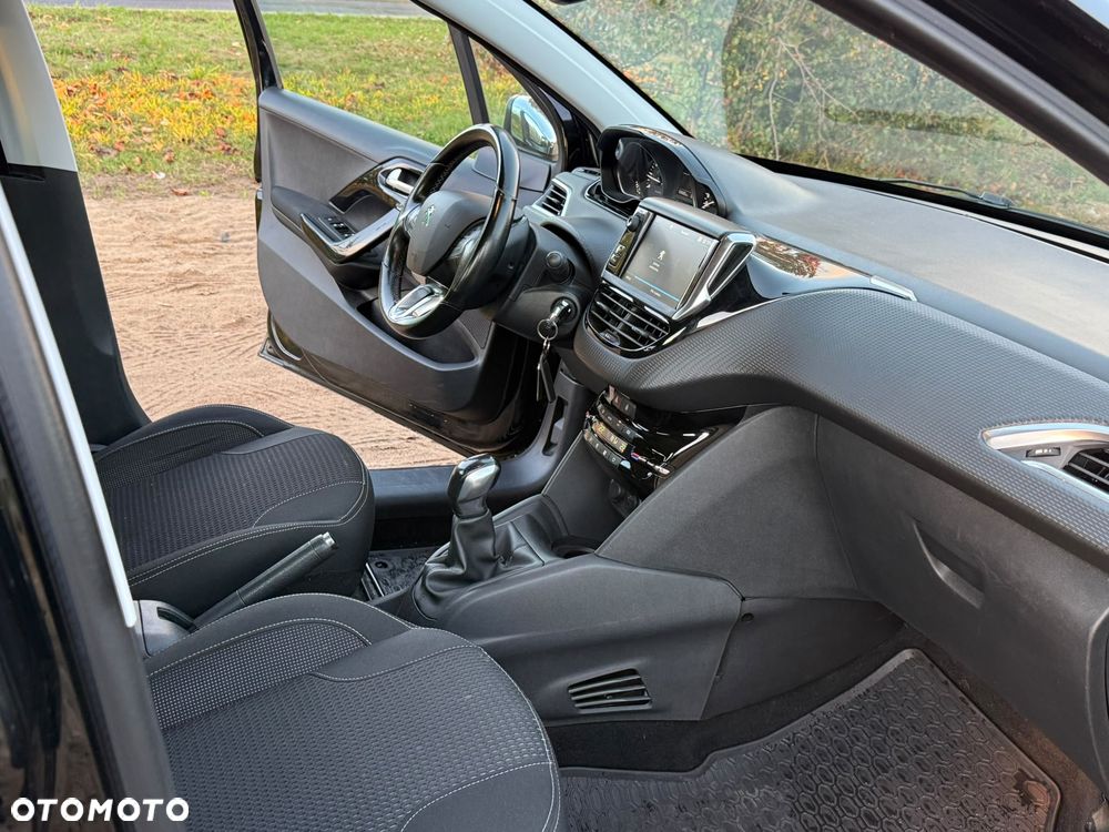 Peugeot 208 PureTech 82 Allure - 10