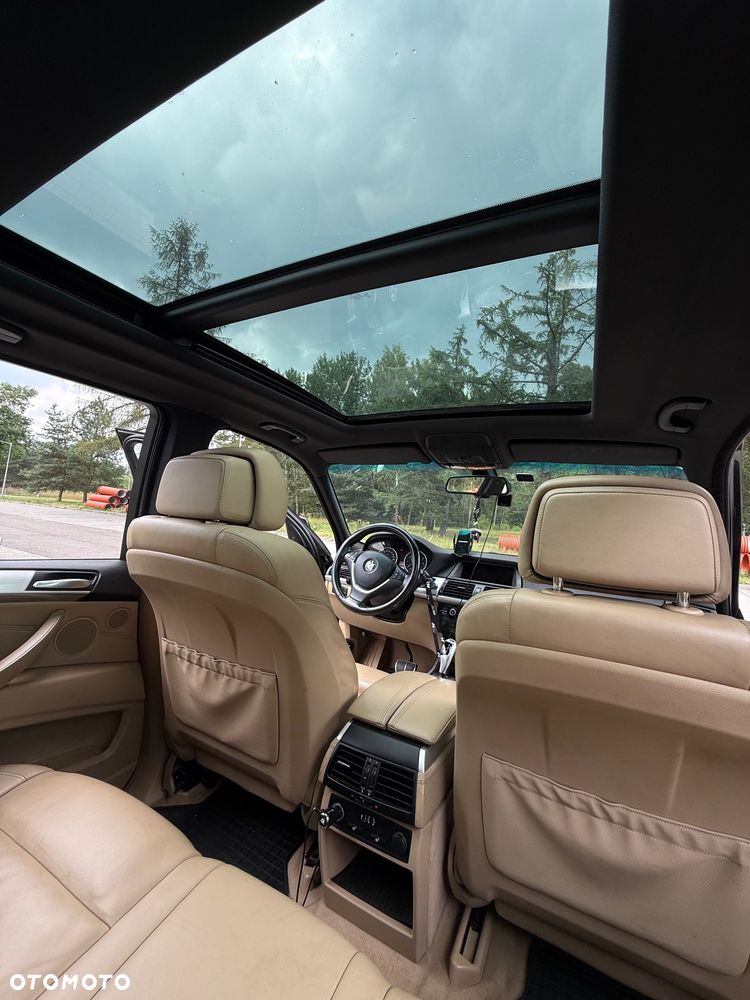 BMW X5 4.8i xDrive - 12
