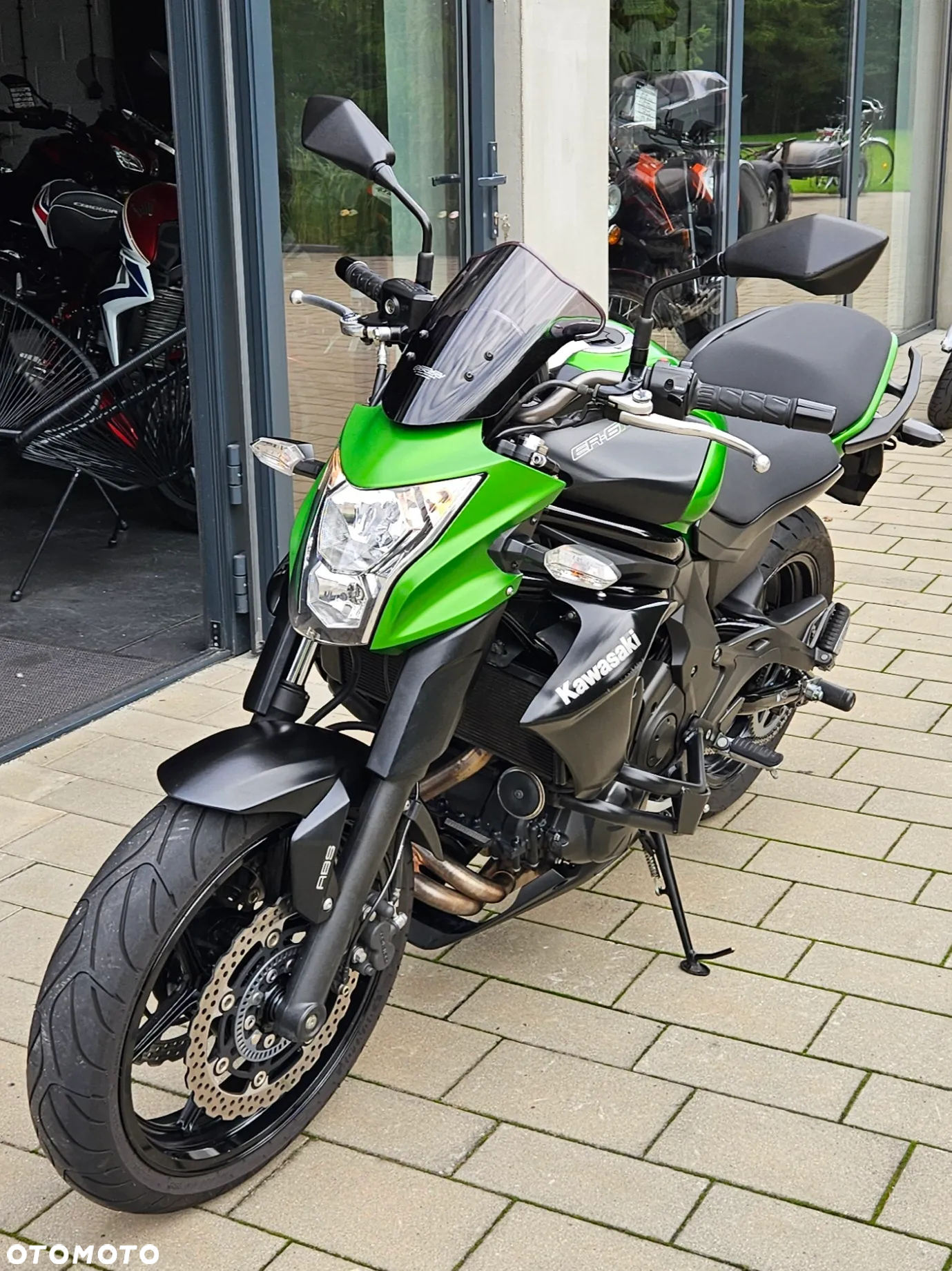 Kawasaki ER - 12