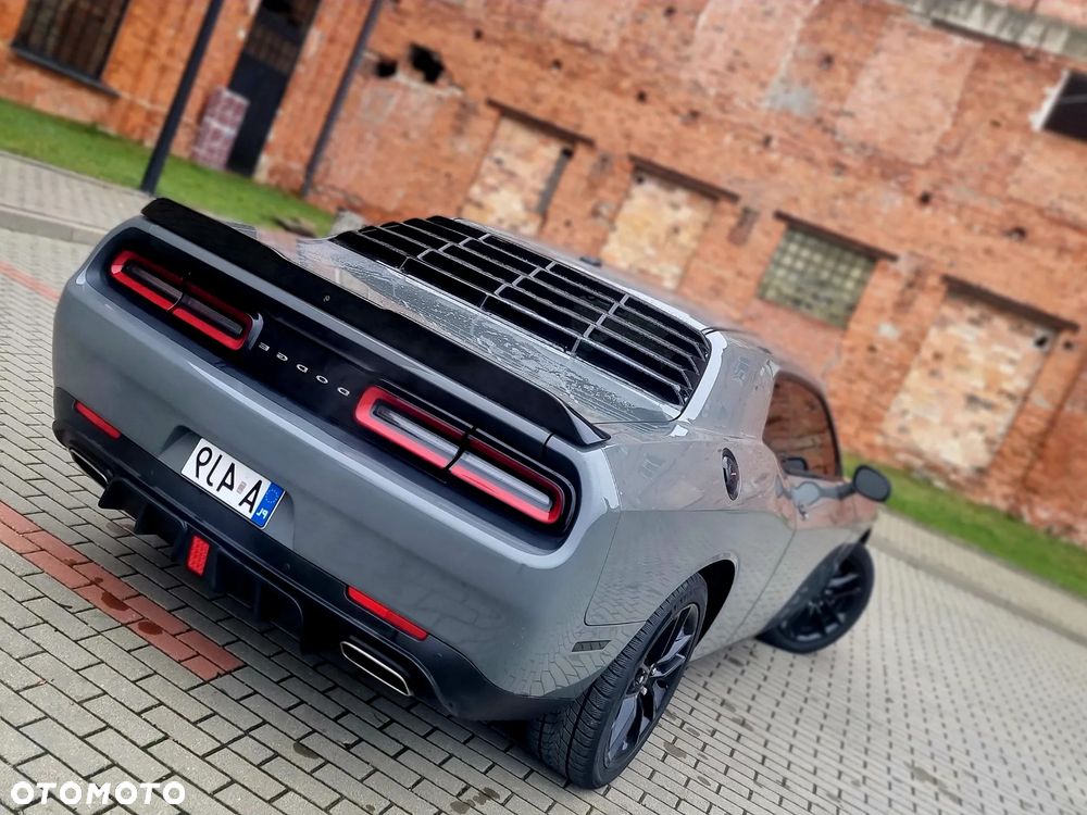 Dodge Challenger - 14