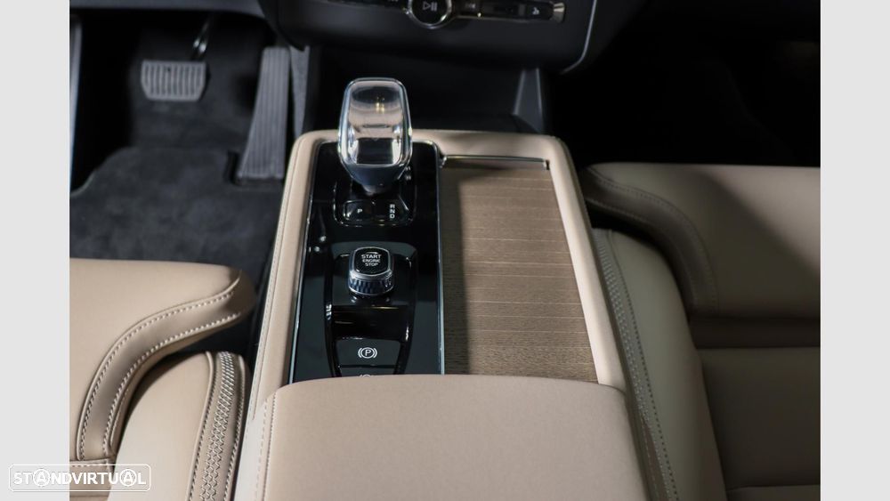 Volvo XC 90 2.0 T8 PHEV Plus Dark AWD — fotografia 16