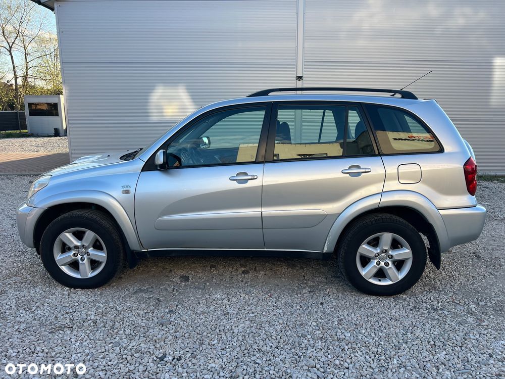 Toyota RAV4 D-4D 4x4 - 12