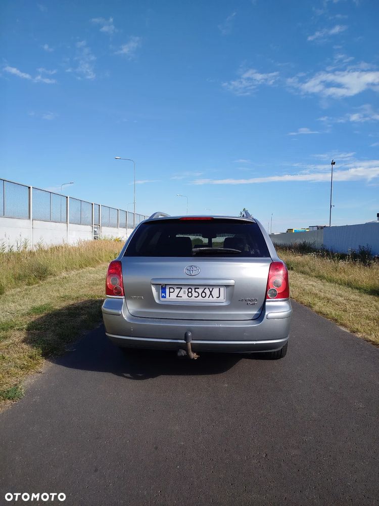 Toyota Avensis 2.2 D-CAT Combi Sol - 6